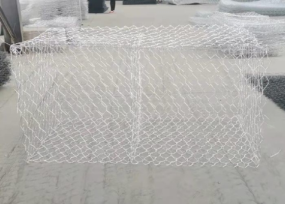 গ্যালভানাইজড ওয়্যার জাল গ্যাবিয়ন বাস্কেট 60mm * 80mm বন্যা নিয়ন্ত্রণের জন্য খোলার