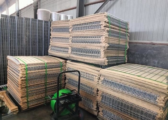 75x75mm 6.0mm সামরিক প্রতিরক্ষামূলক বাধা ঝালাই করা বালি ভরা বাধা বন্যা নিয়ন্ত্রণ সহজ ইনস্টল
