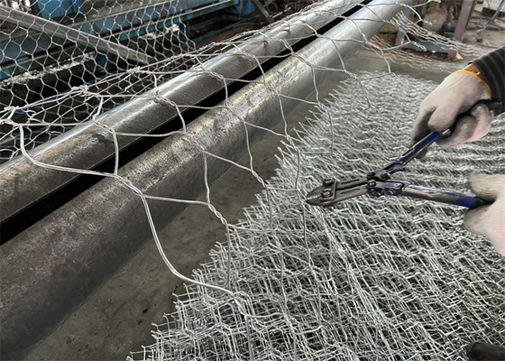 2.0mm-4.0mm উচ্চ কর্মক্ষমতা জন্য ব্যাসার্ধ Gabion তারের জাল