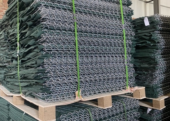 50x50 মিমি গর্ত আকারের সামরিক বালি বাধা 250G-300G / M2 ভূতাত্ত্বিক টেক্সটাইল সবুজ রঙ